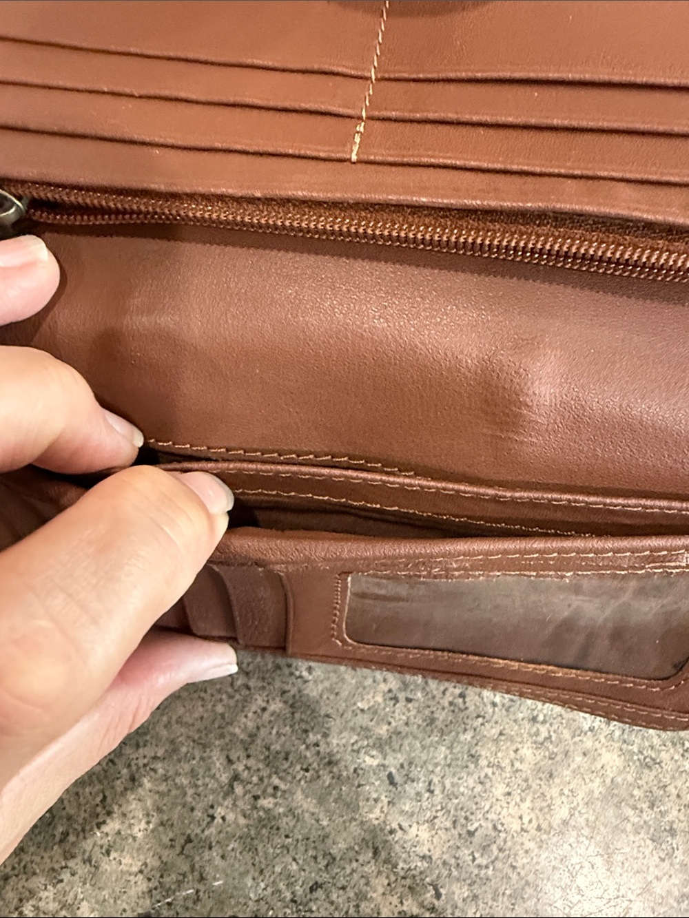 Cow hide wallet - Picture 5 of 6